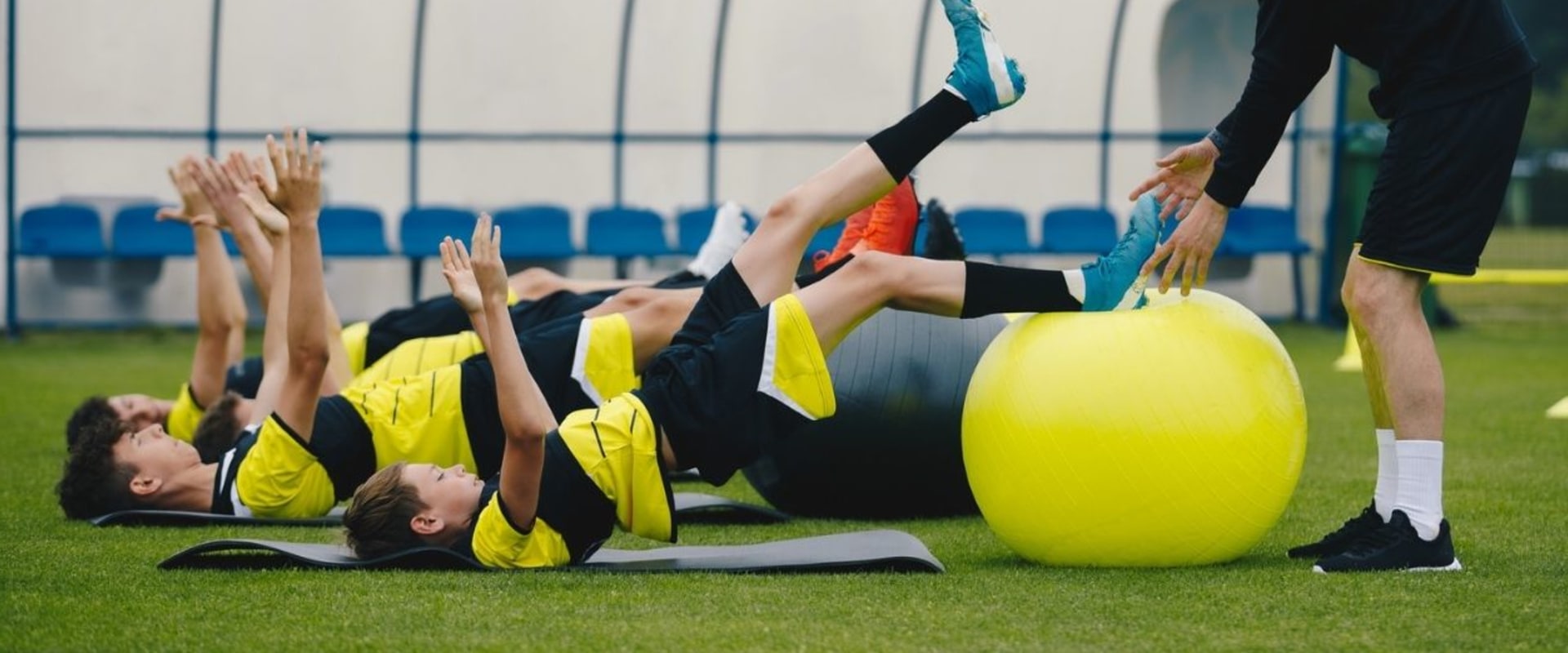 4 Types of Coaching Styles: What You Need to Know